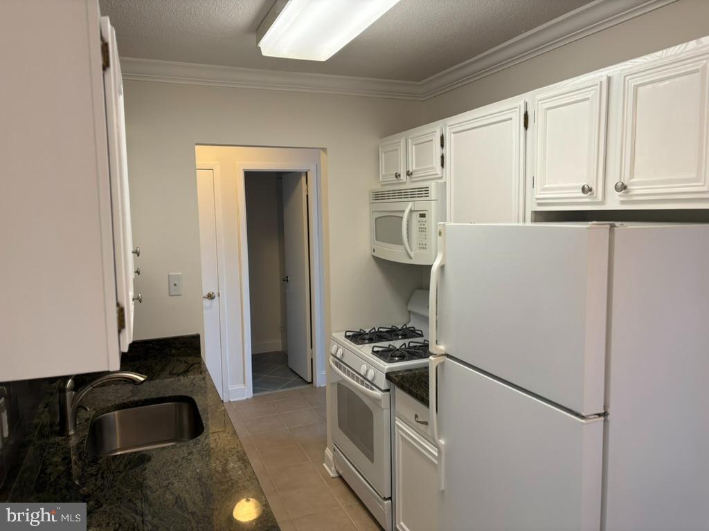 501 SLATERS LANE 413