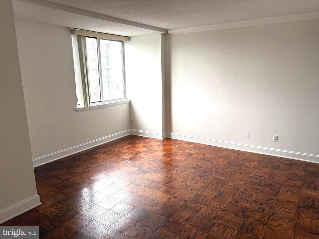 501 SLATERS LANE 413