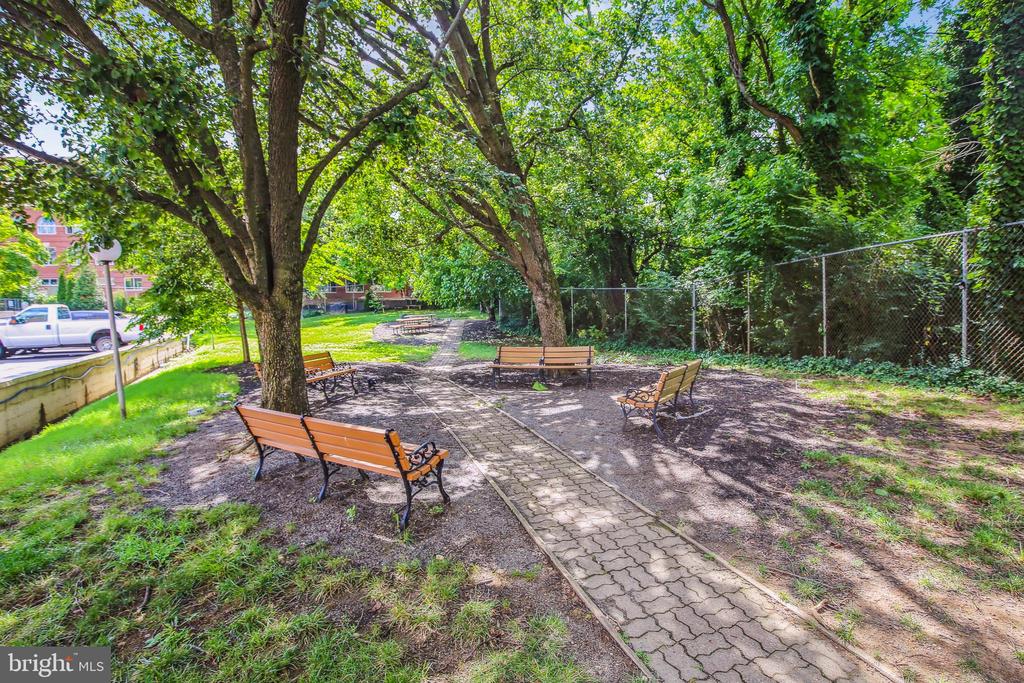 501 SLATERS LANE 413