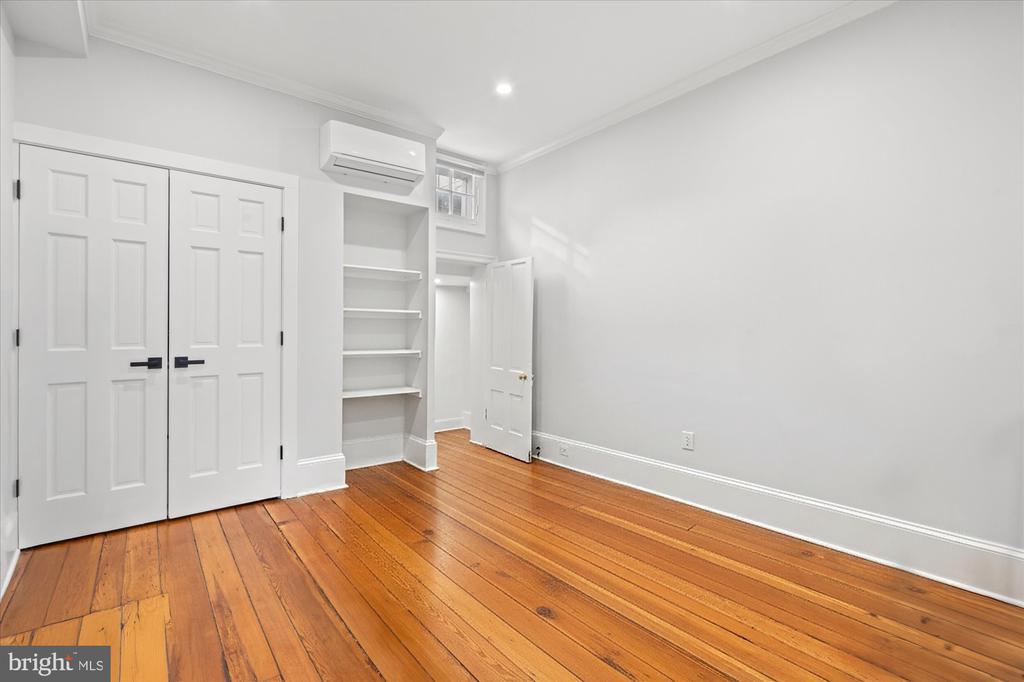 524 QUEEN STREET