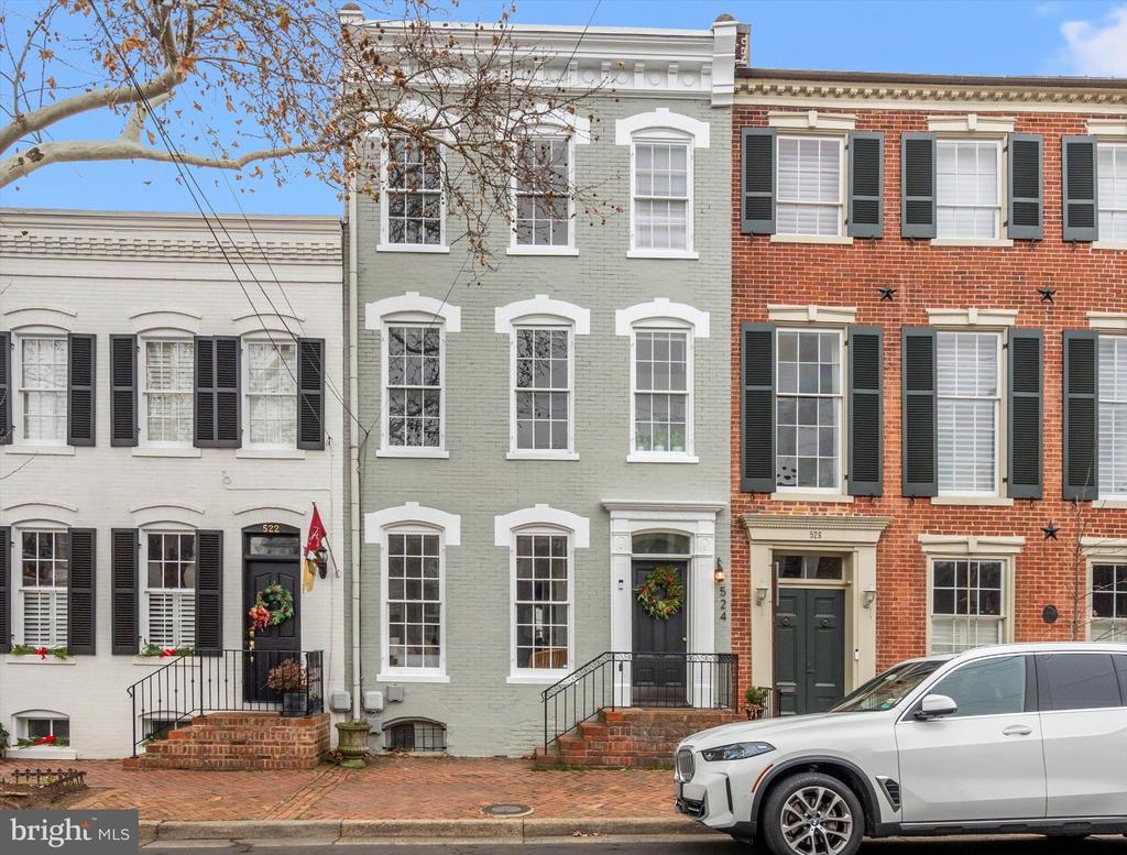 524 QUEEN STREET