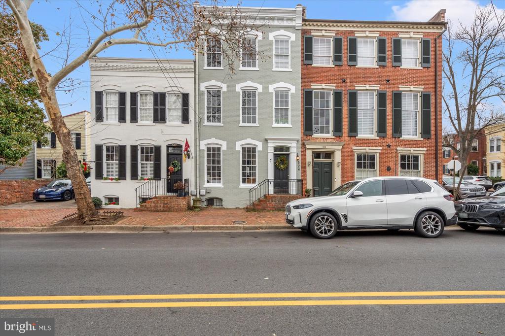 524 QUEEN STREET