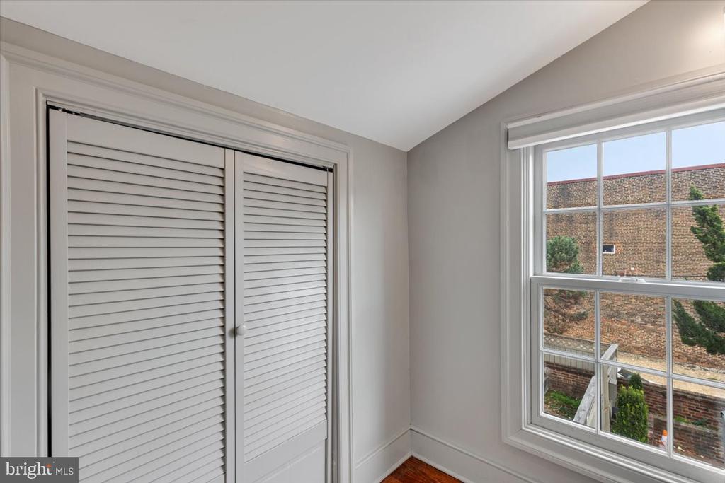 113 N FAIRFAX STREET