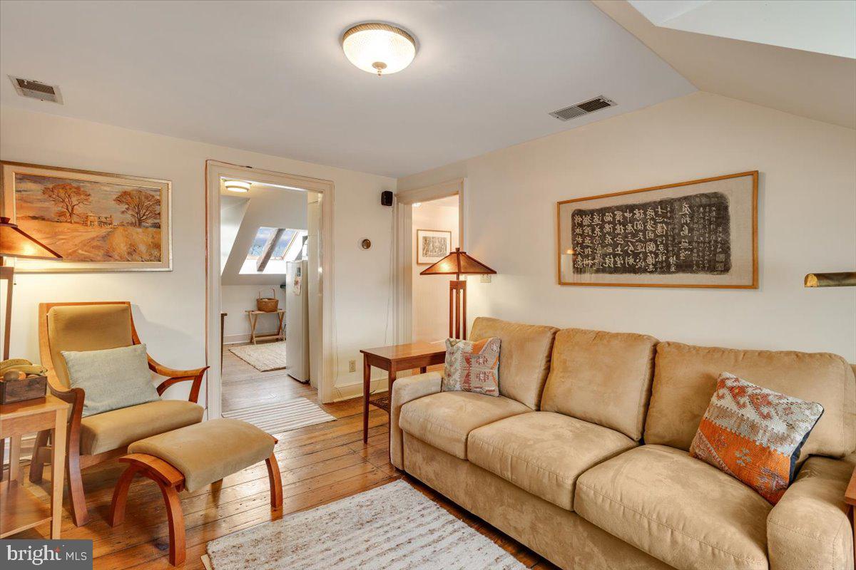 113 N FAIRFAX STREET