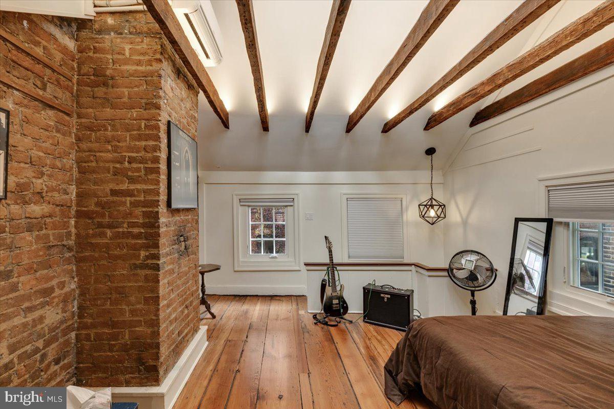 113 N FAIRFAX STREET