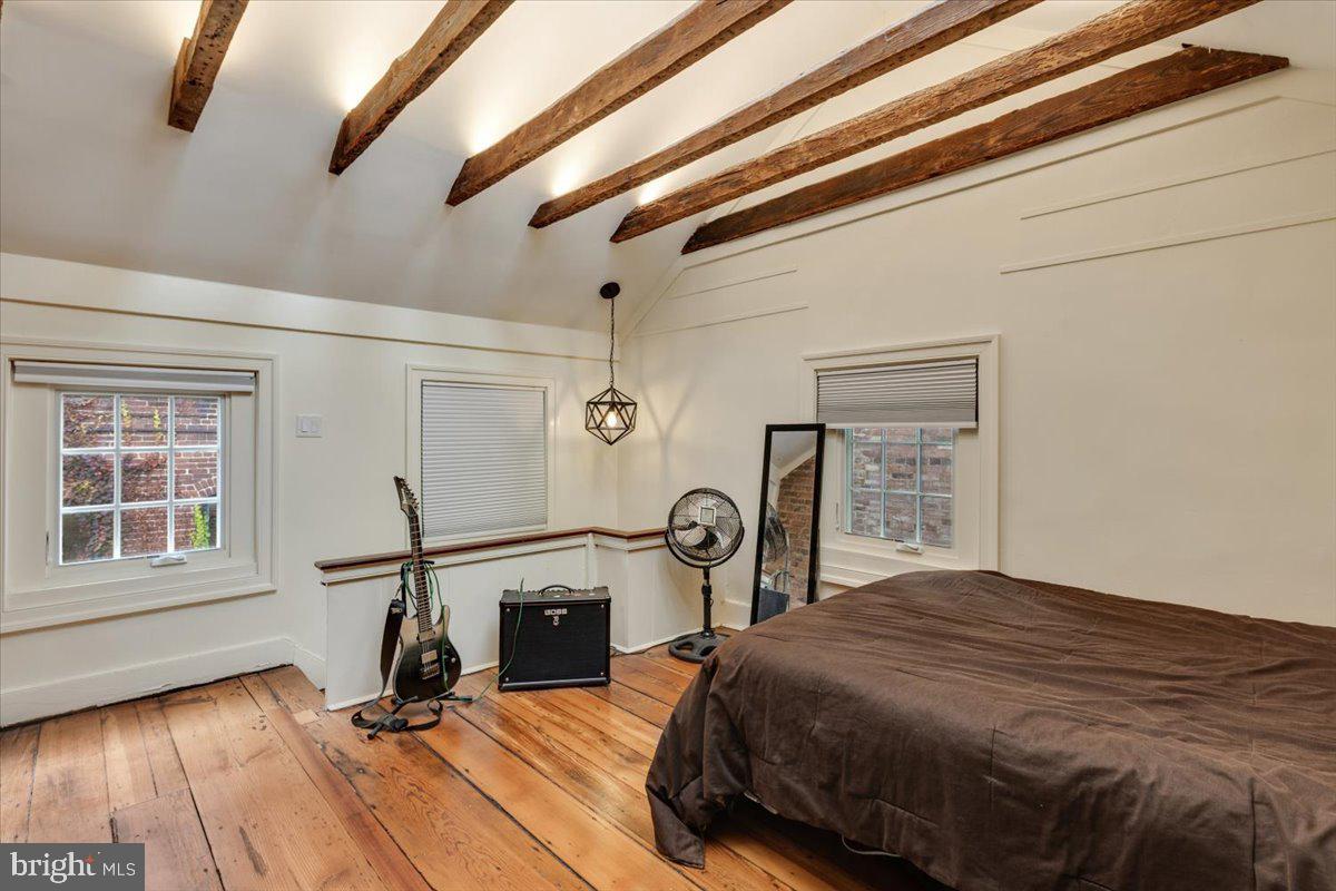 113 N FAIRFAX STREET