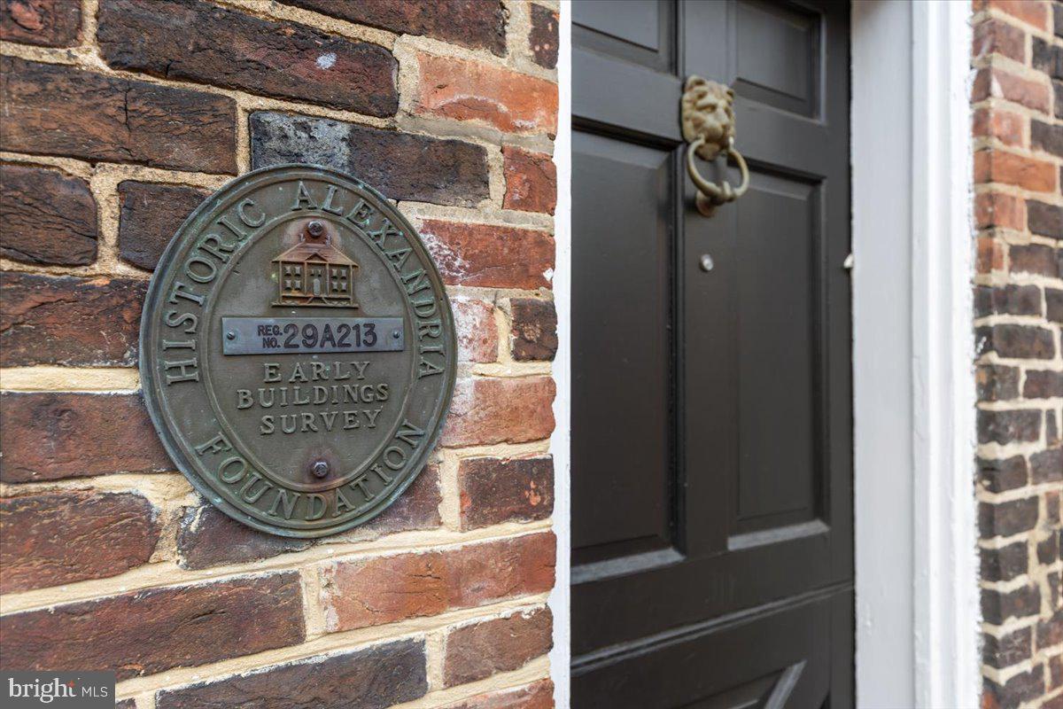 113 N FAIRFAX STREET