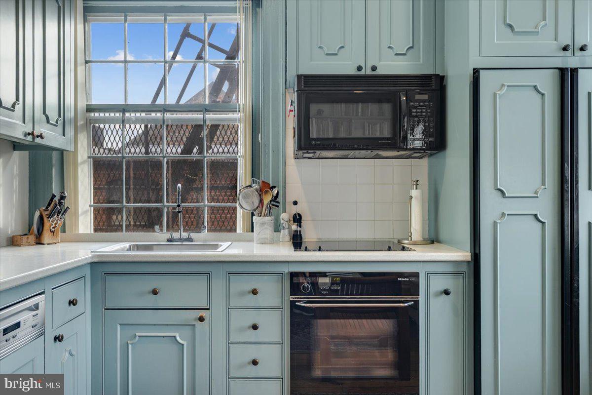 113 N FAIRFAX STREET