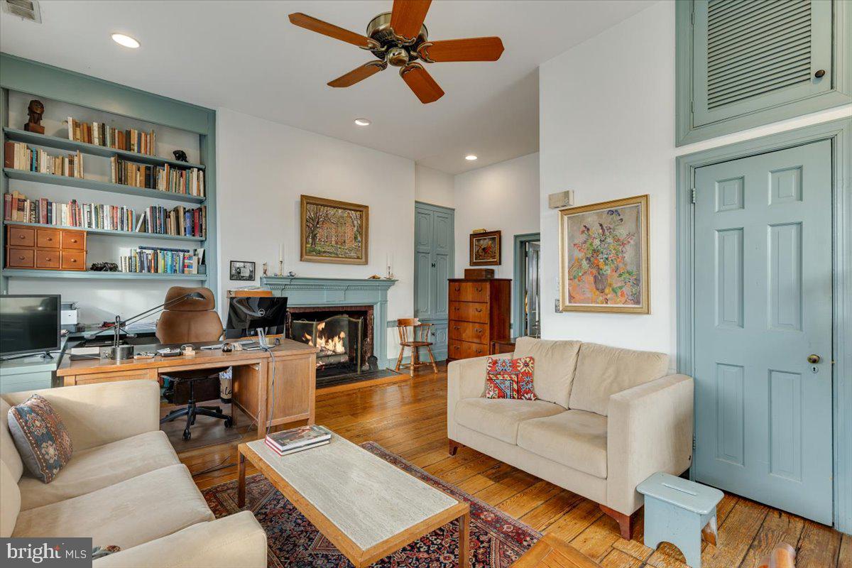 113 N FAIRFAX STREET