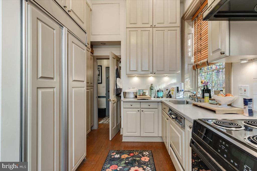 113 N FAIRFAX STREET