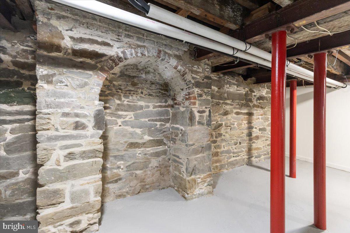 113 N FAIRFAX STREET