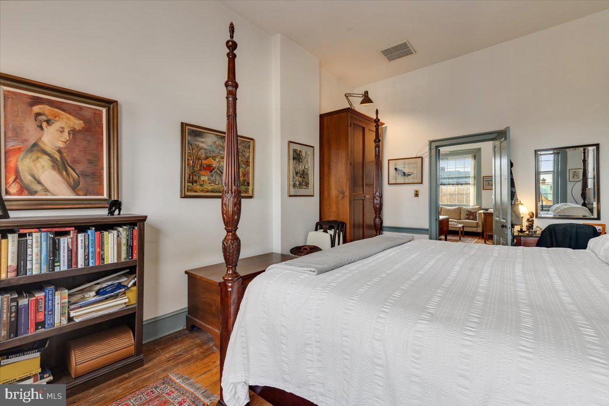 113 N FAIRFAX STREET