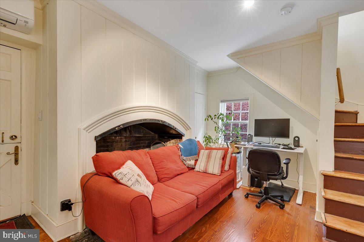 113 N FAIRFAX STREET