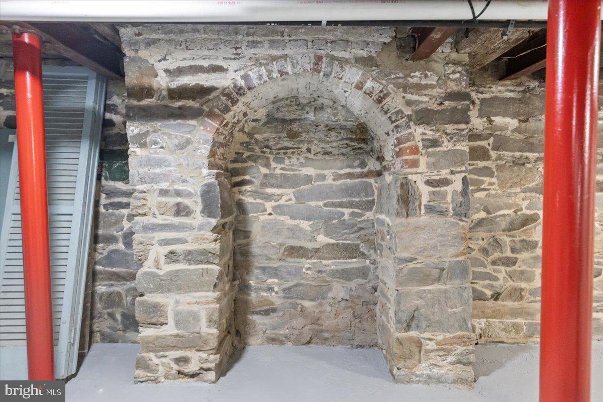 113 N FAIRFAX STREET