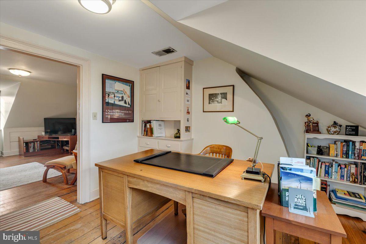 113 N FAIRFAX STREET