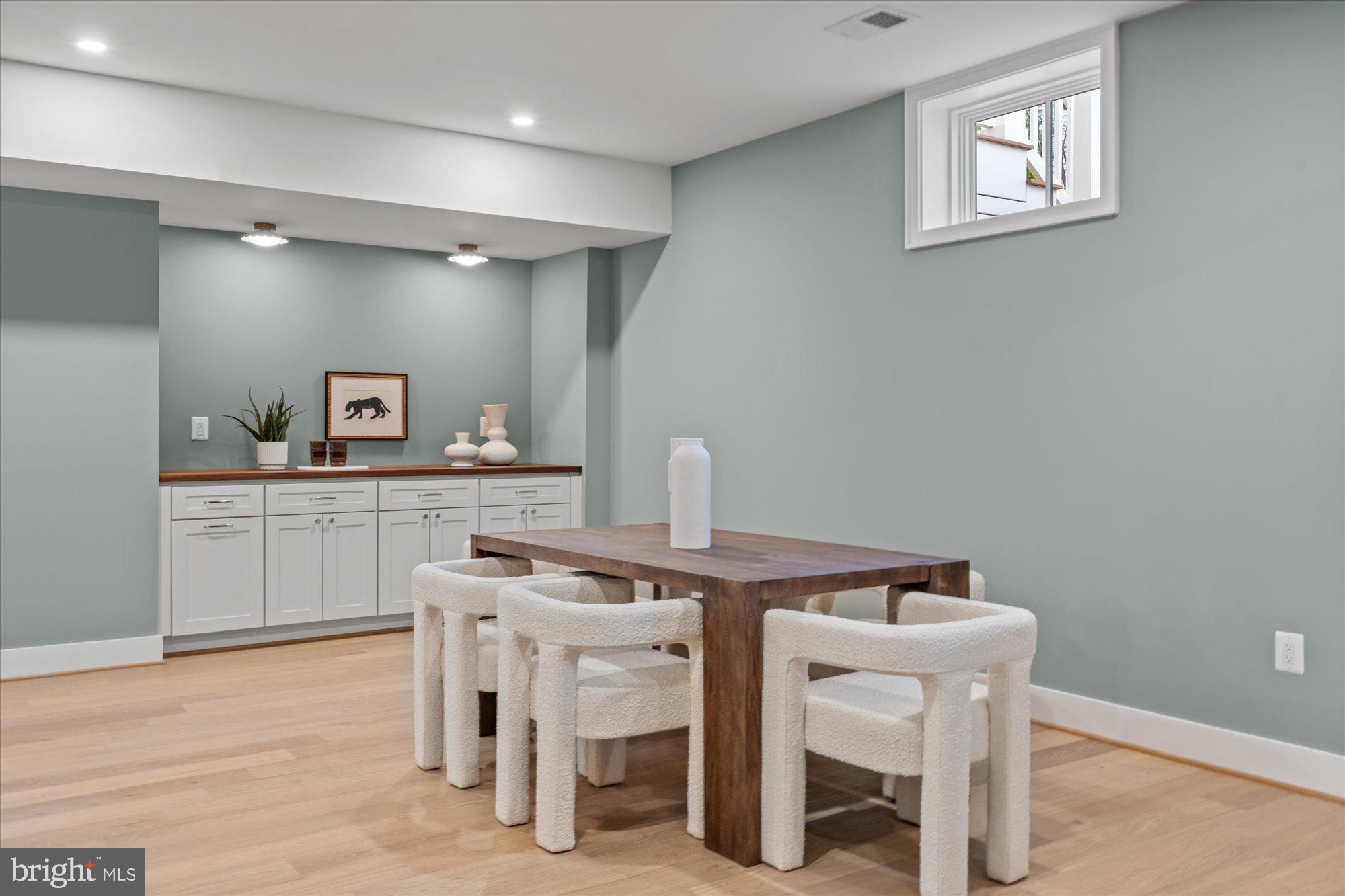 14 W BELLEFONTE AVENUE