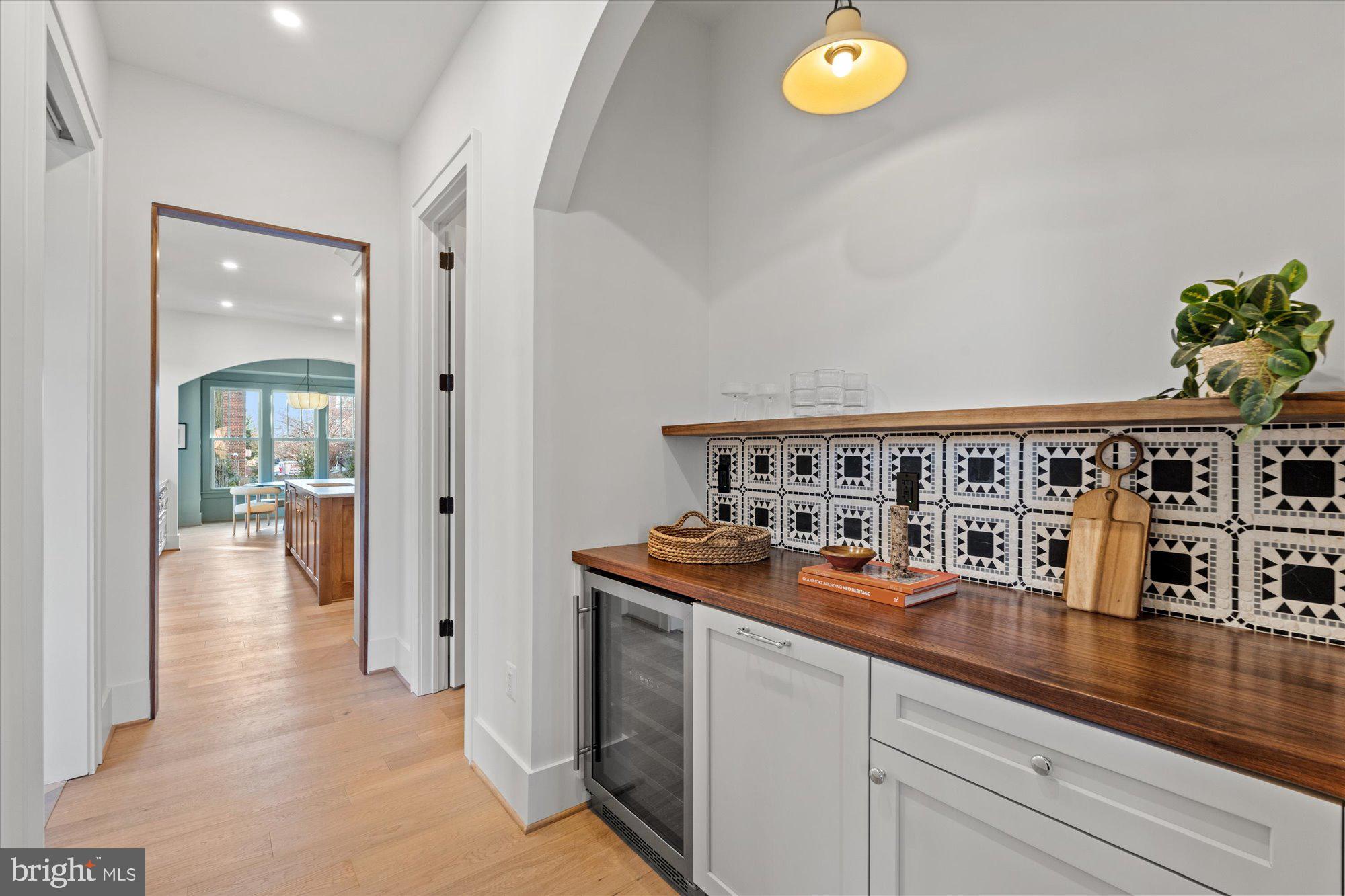 14 W BELLEFONTE AVENUE