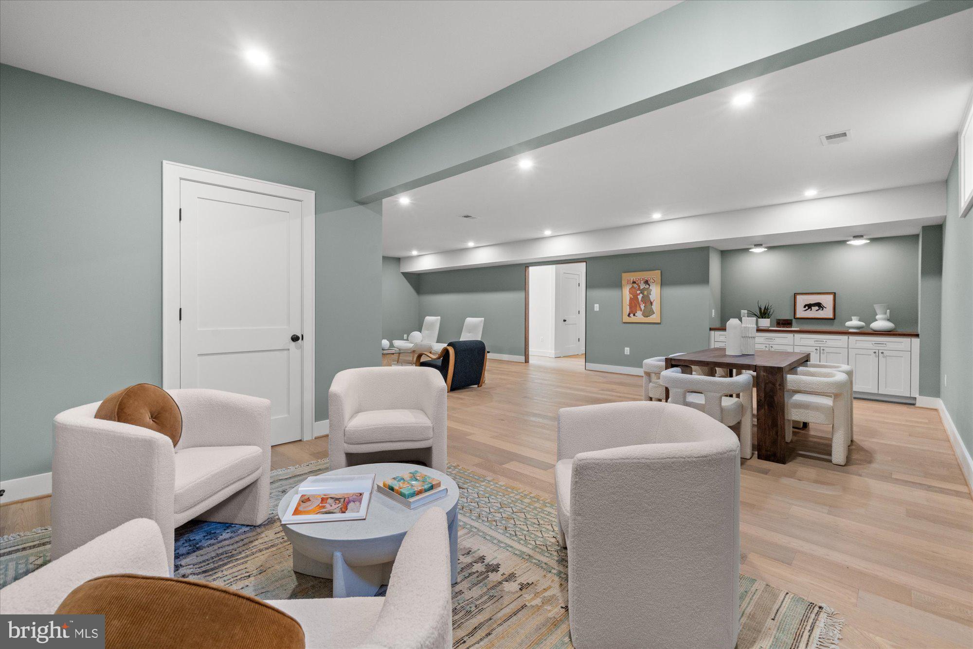 14 W BELLEFONTE AVENUE