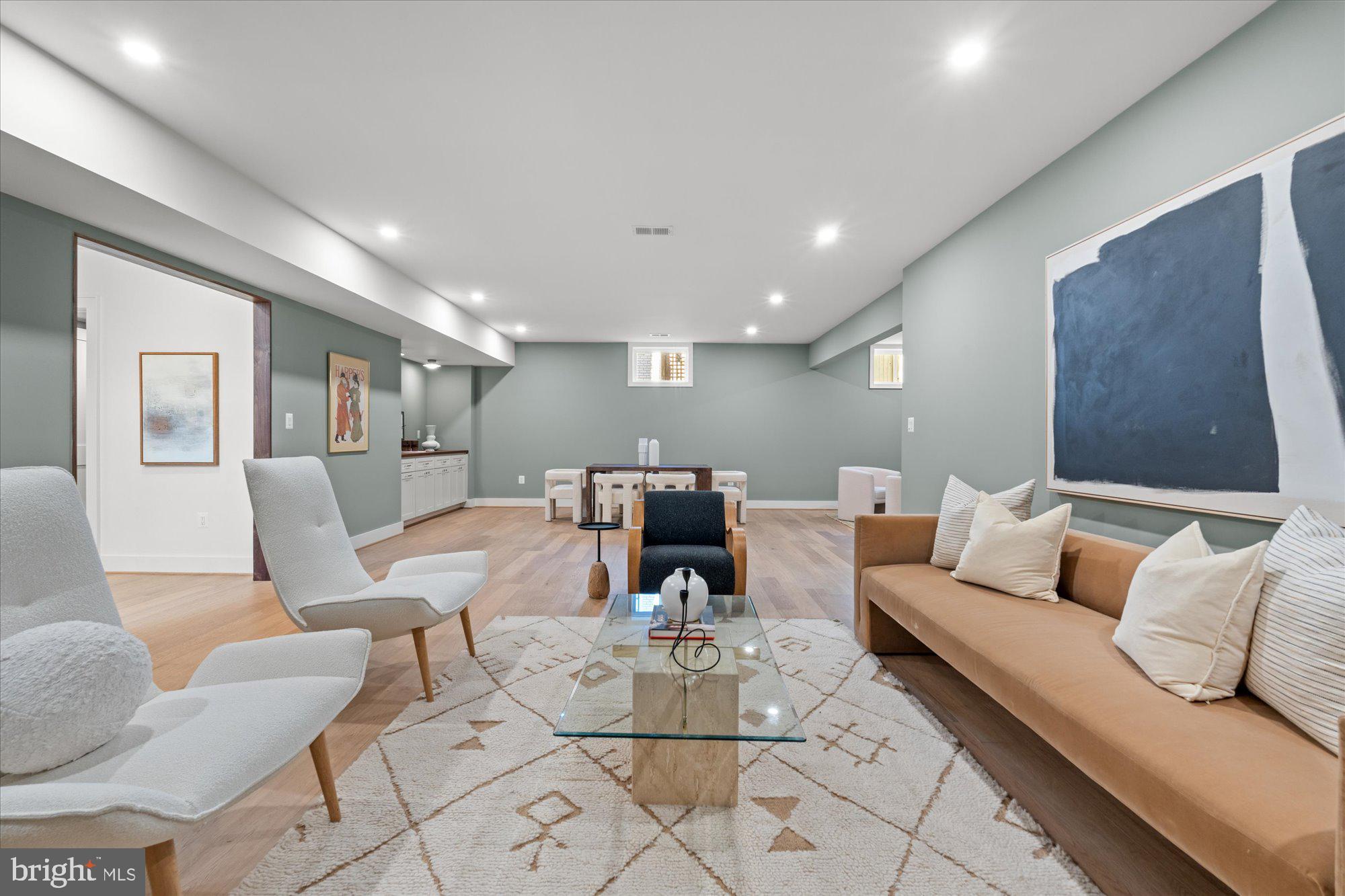 14 W BELLEFONTE AVENUE