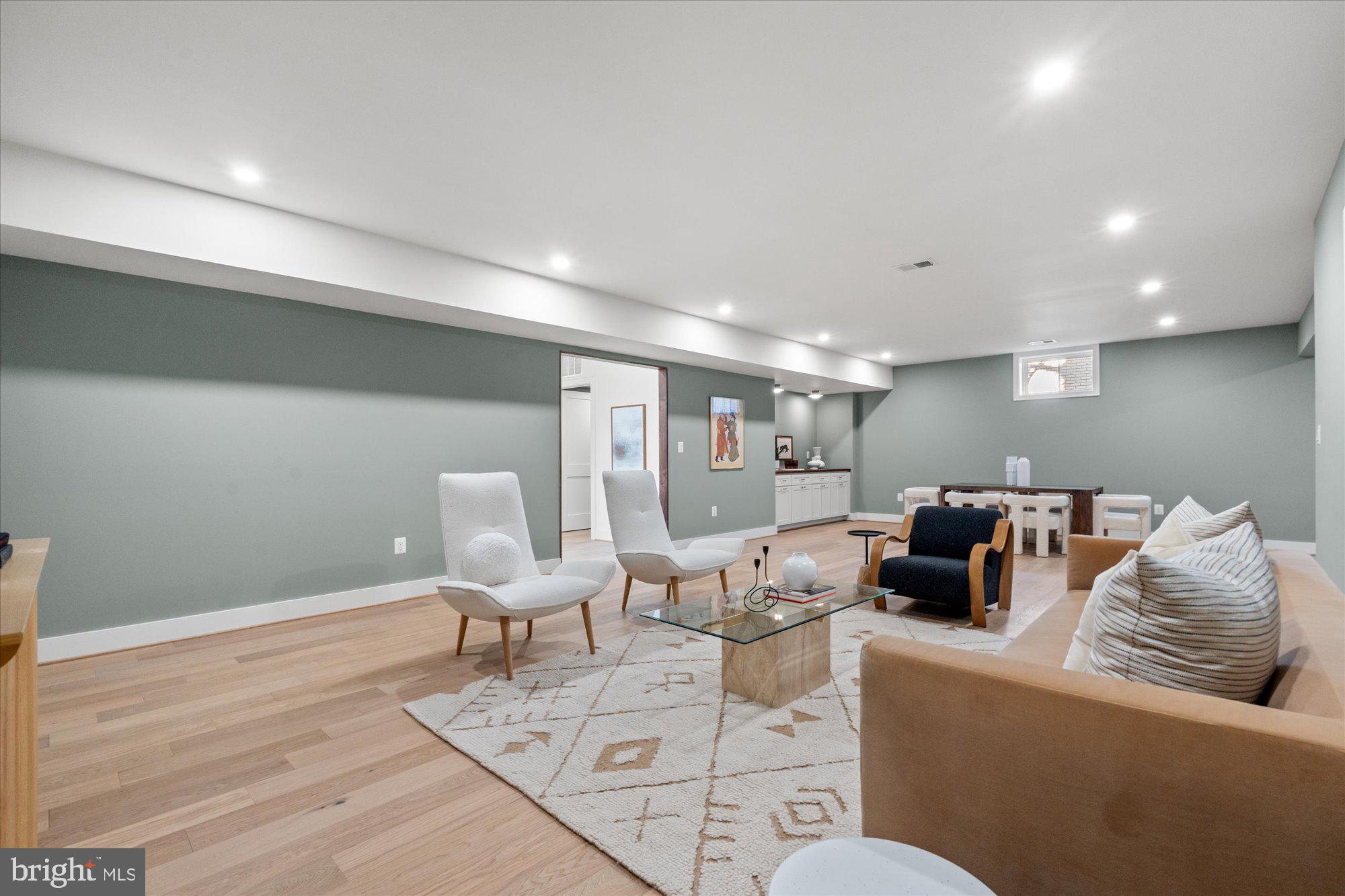 14 W BELLEFONTE AVENUE