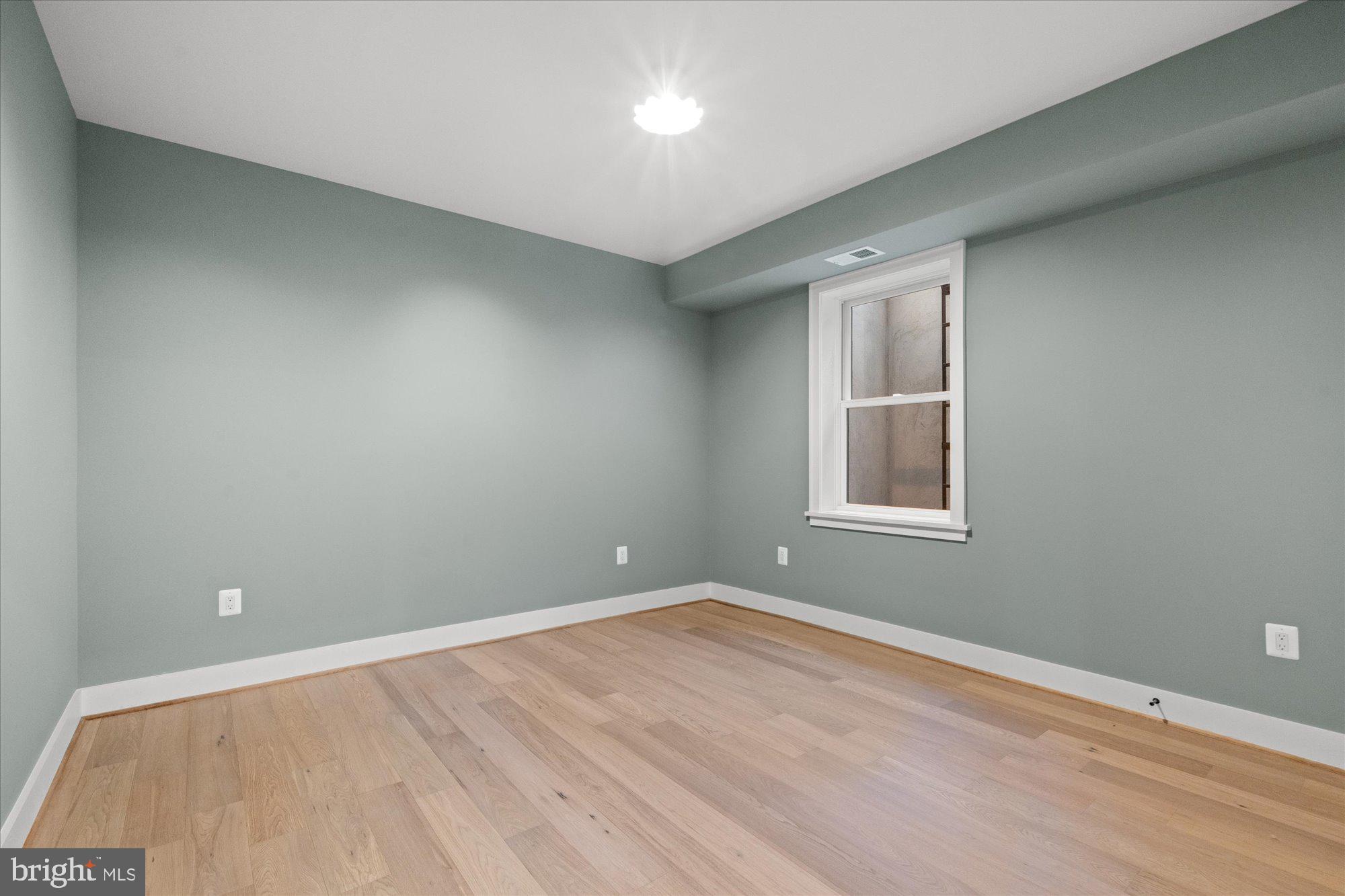 14 W BELLEFONTE AVENUE