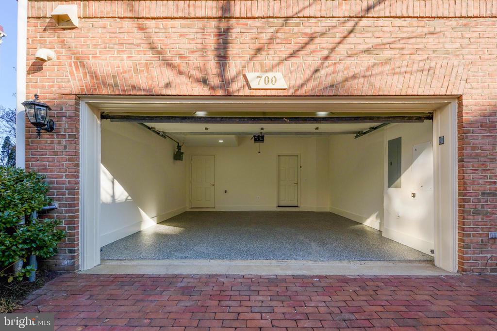 700 KAHN PLACE