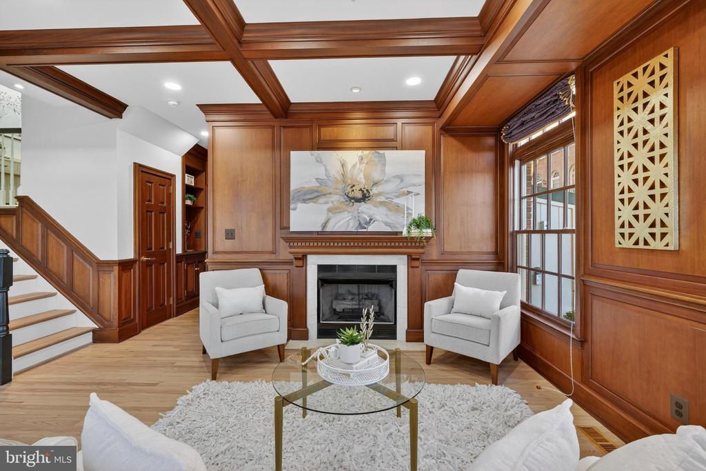 700 KAHN PLACE