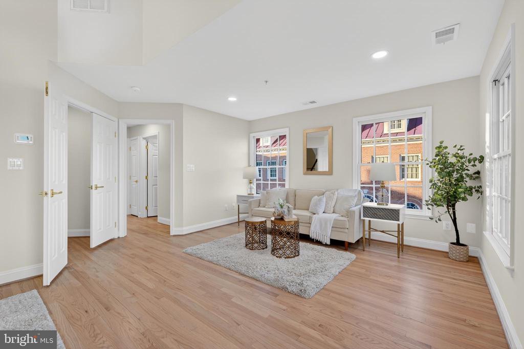 700 KAHN PLACE