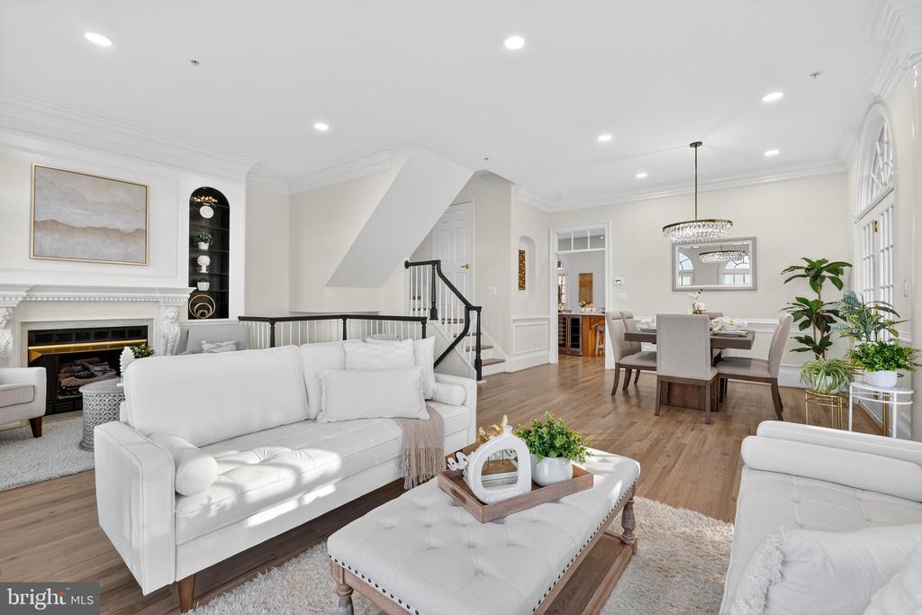 700 KAHN PLACE