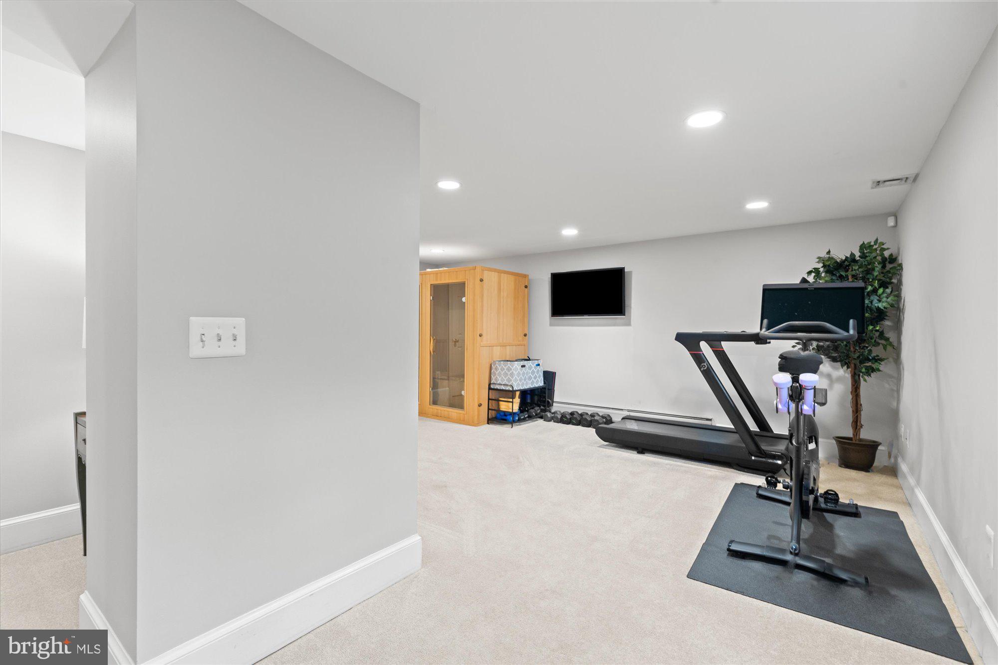 813 BEVERLEY DRIVE
