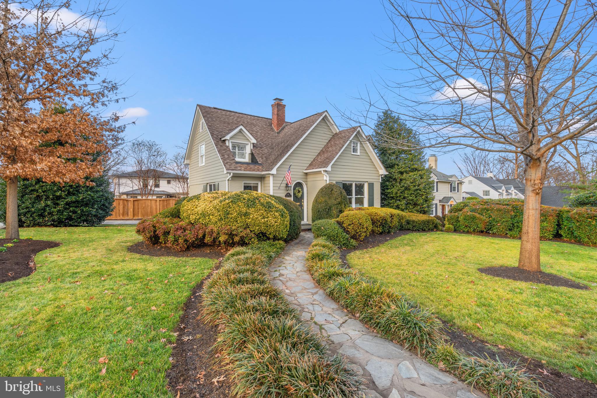 813 BEVERLEY DRIVE