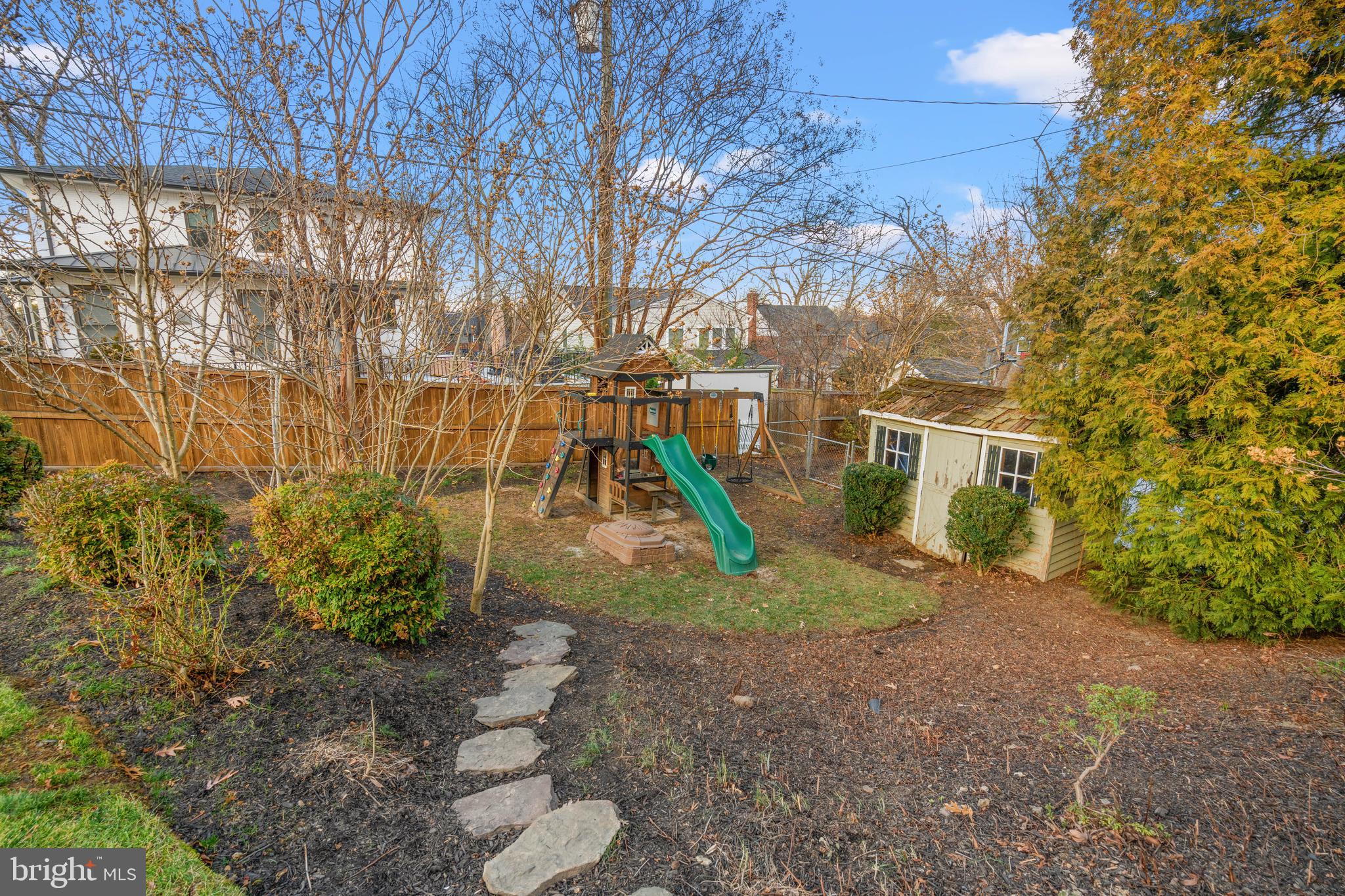 813 BEVERLEY DRIVE