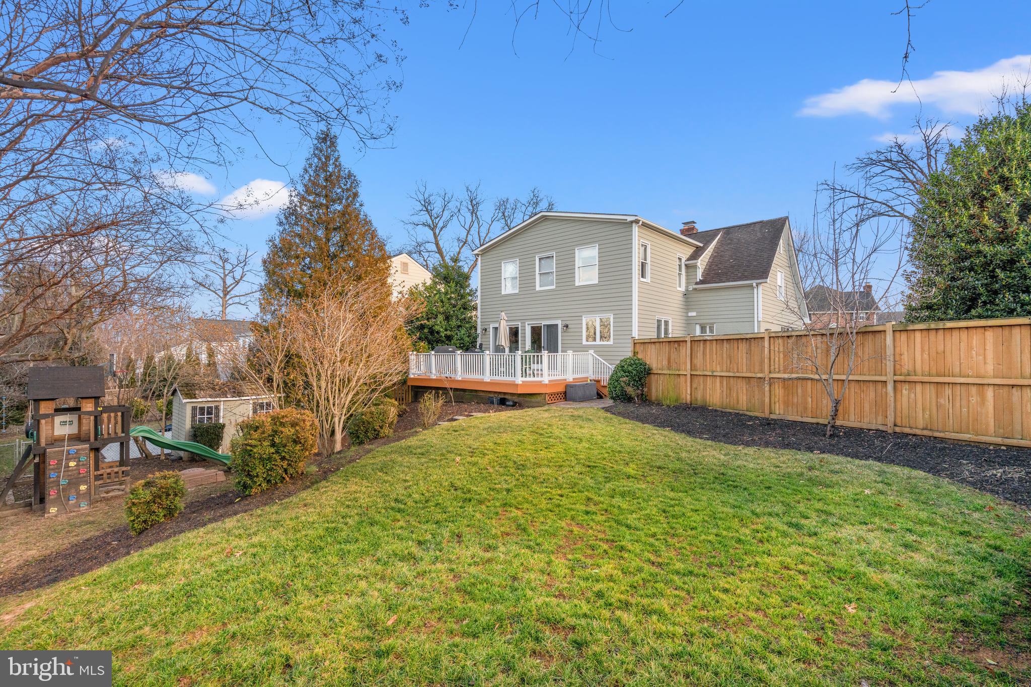 813 BEVERLEY DRIVE