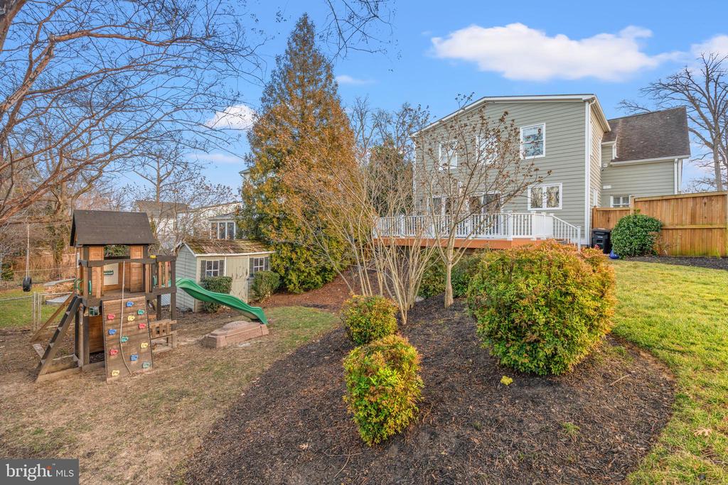 813 BEVERLEY DRIVE