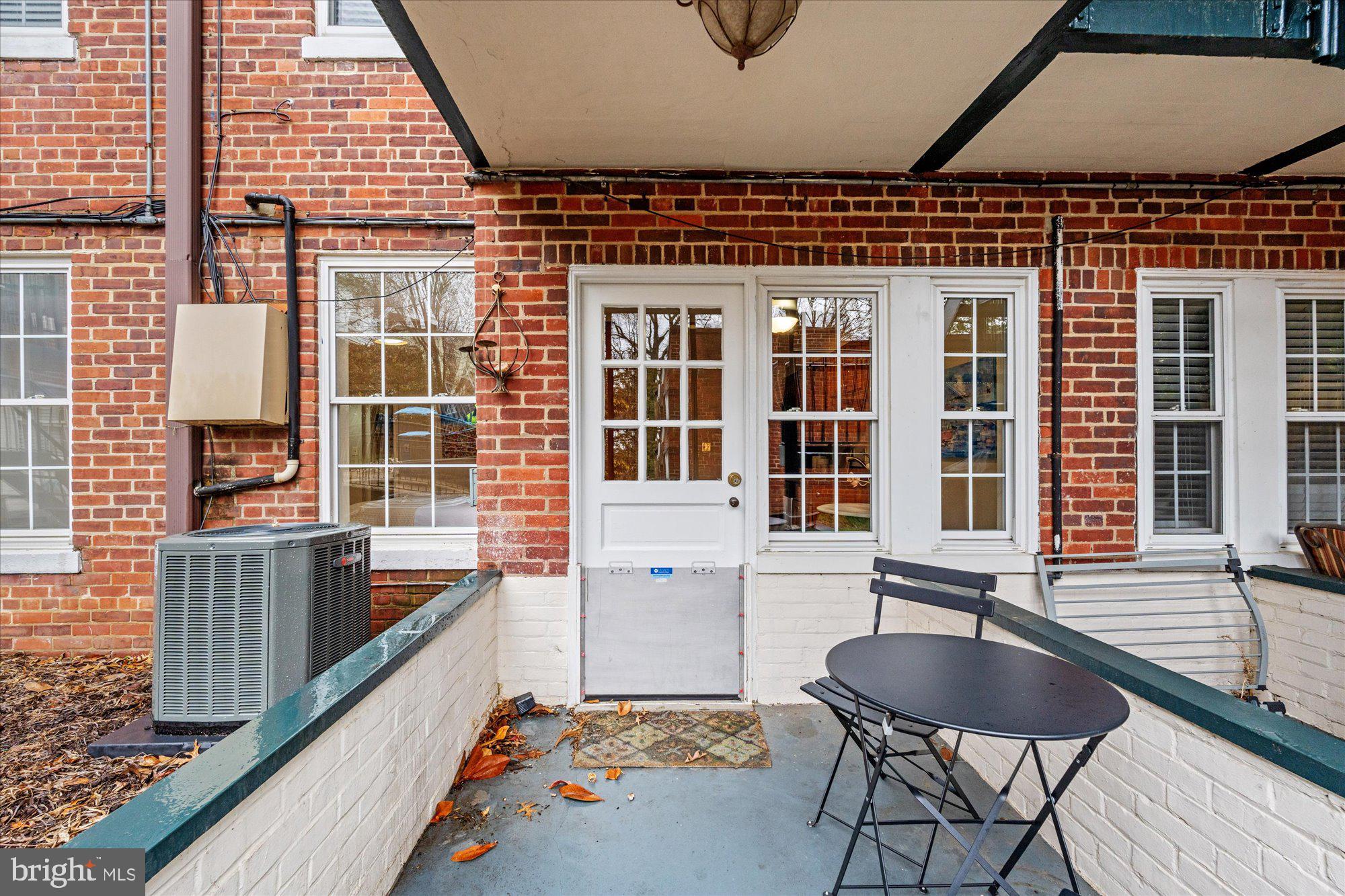 402 COMMONWEALTH AVENUE 106