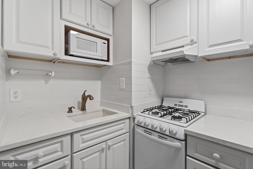 801 N PITT STREET N 618