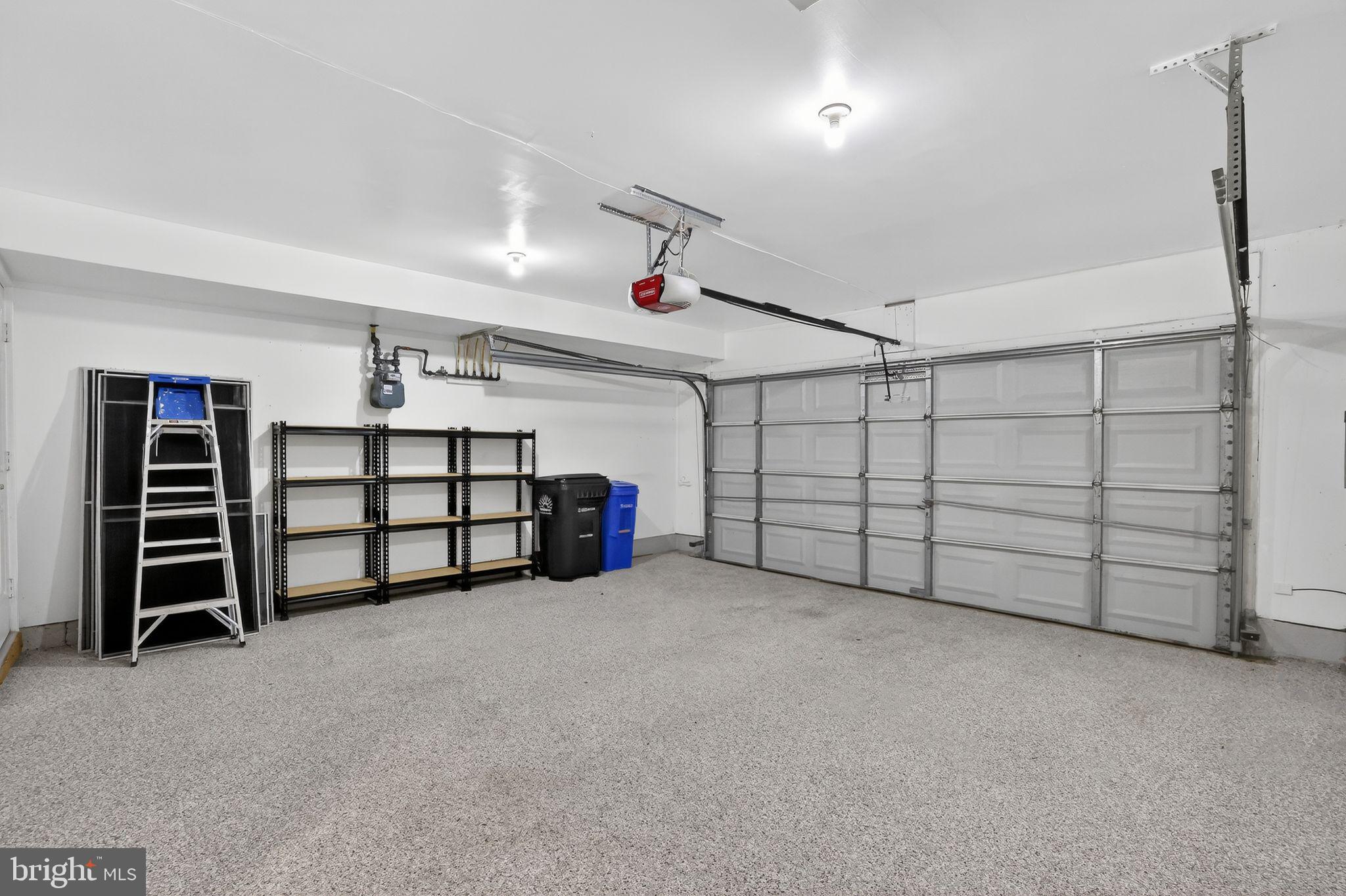 1220 ROUNDHOUSE LANE