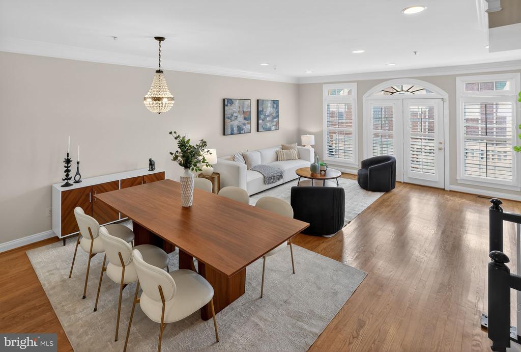 1220 ROUNDHOUSE LANE
