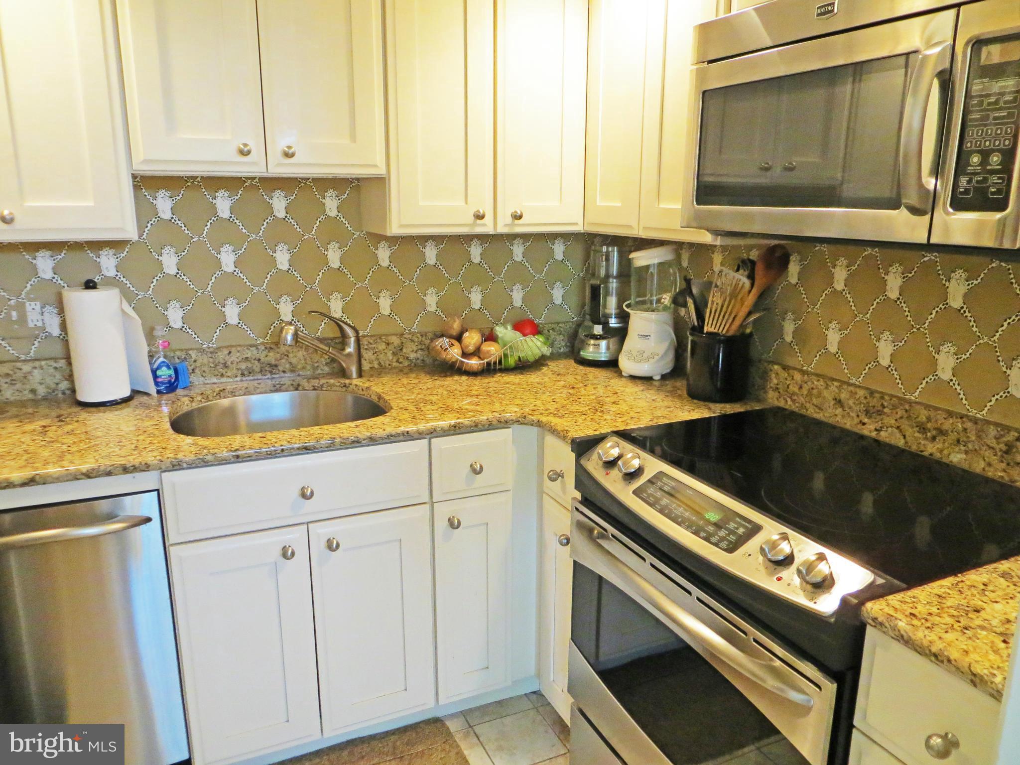 200 FAIRFAX STREET S 5