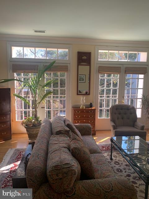 200 FAIRFAX STREET S 5