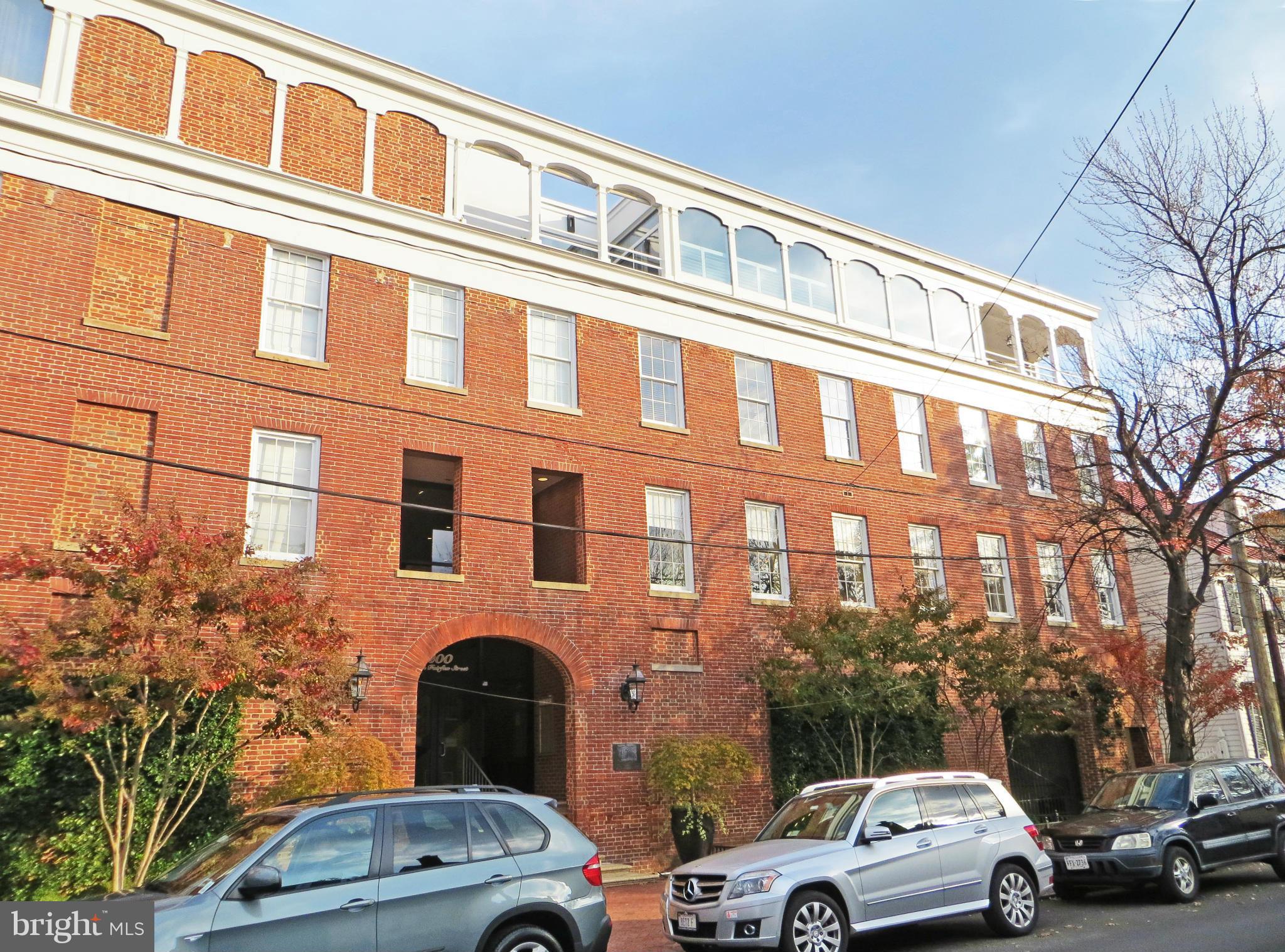 200 FAIRFAX STREET S 5