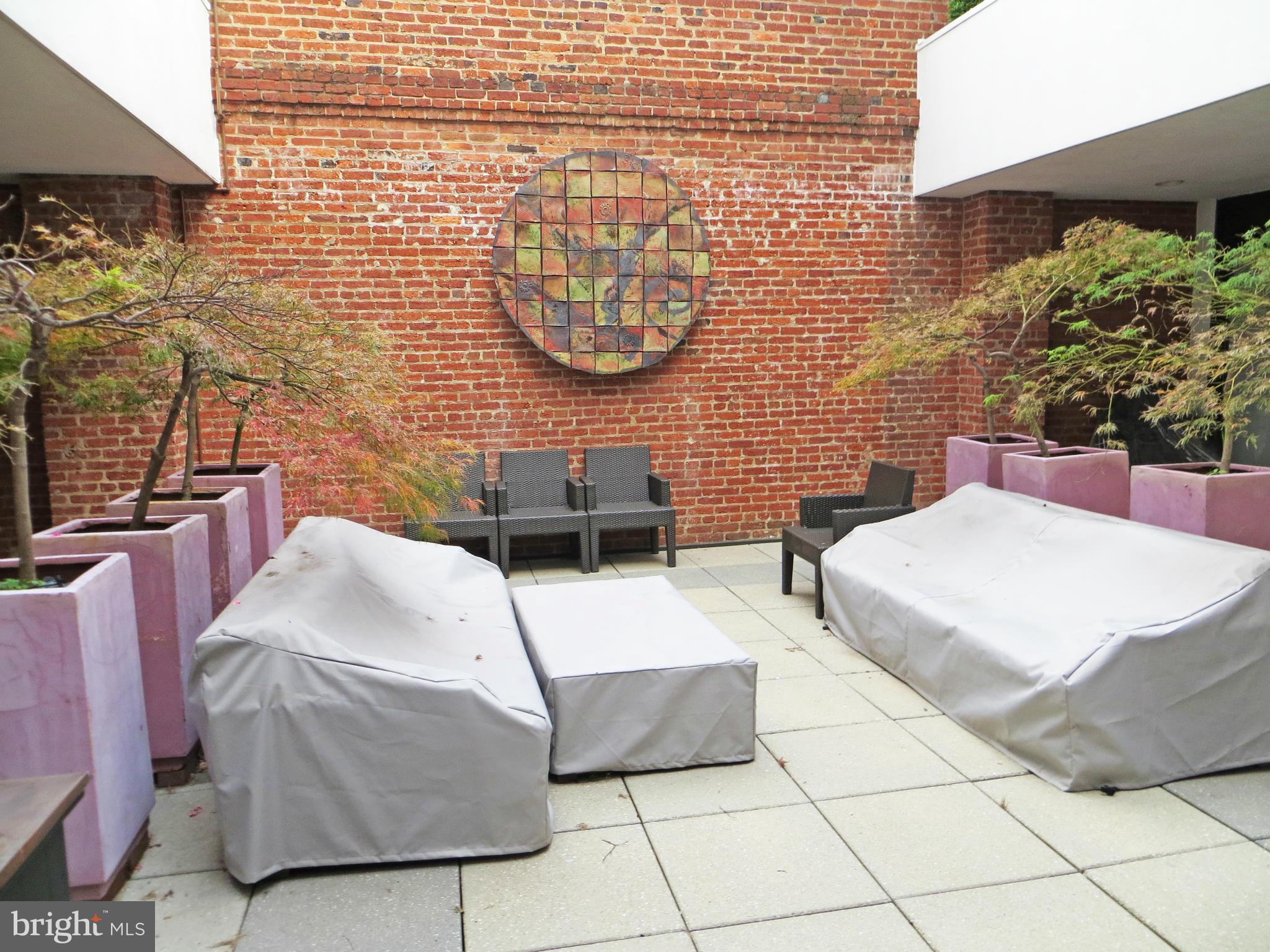 200 FAIRFAX STREET S 5