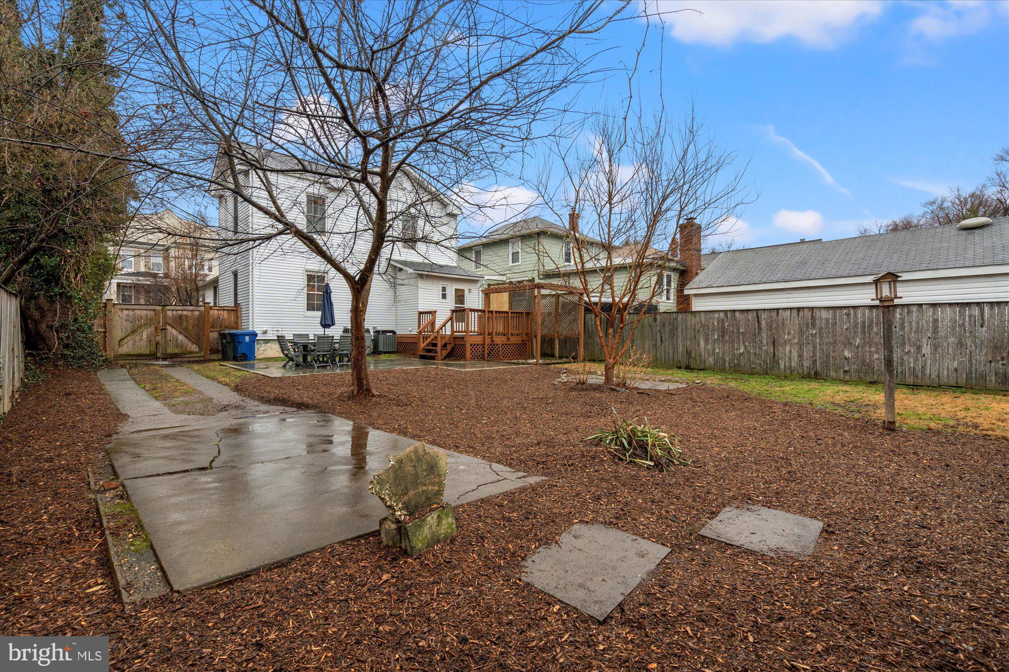 320 LAVERNE AVENUE