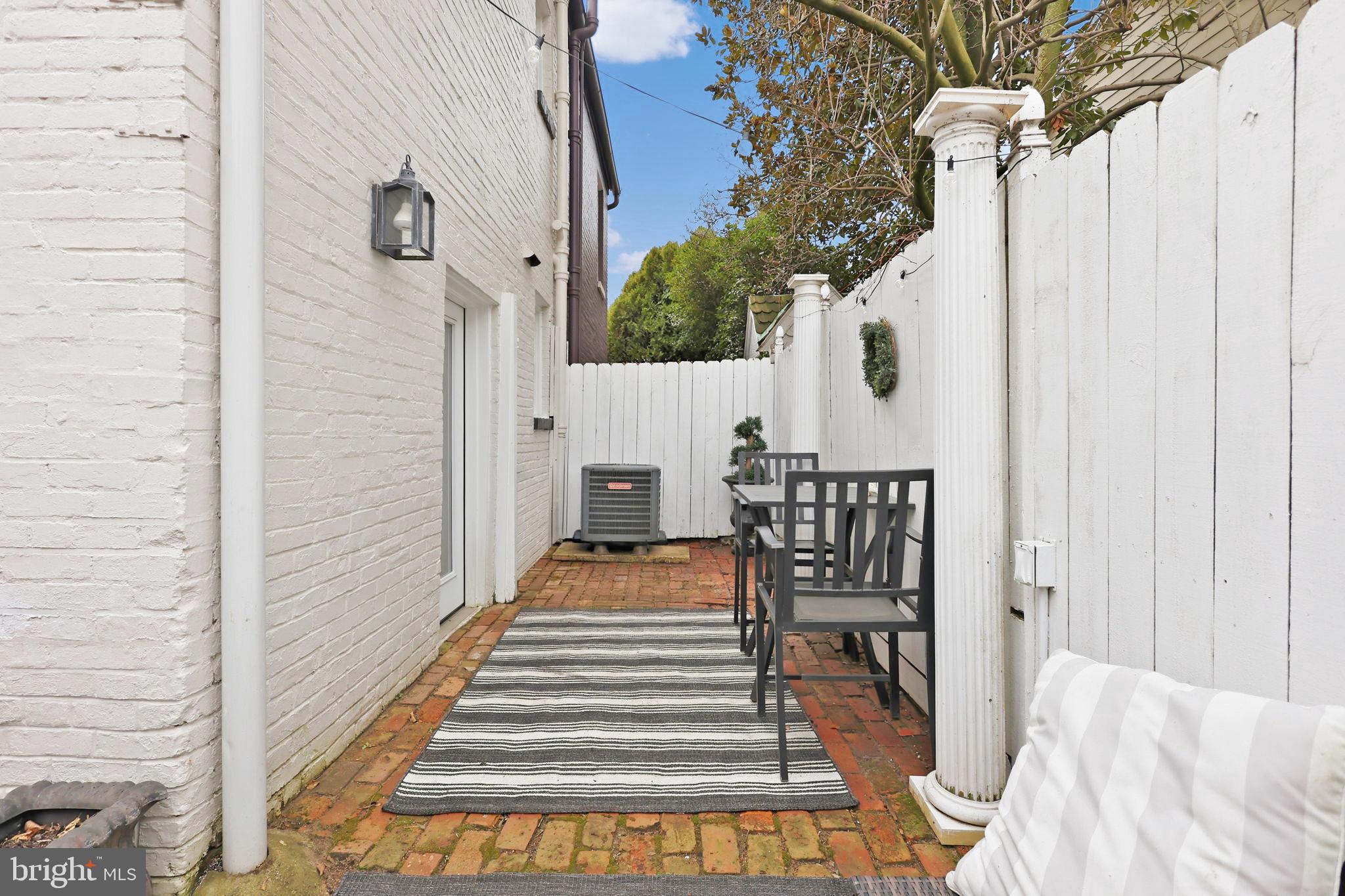 216 N PITT STREET