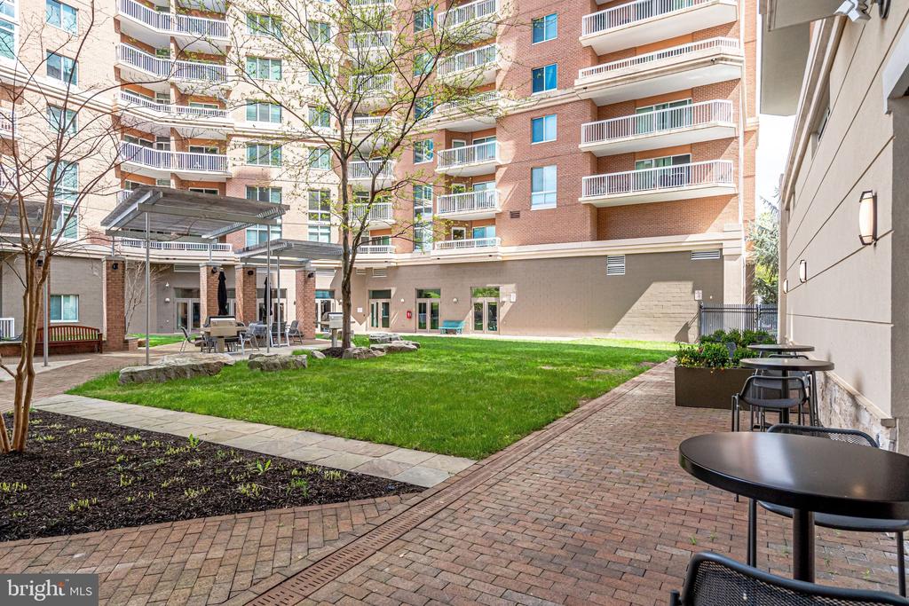 3101 N HAMPTON DRIVE 711