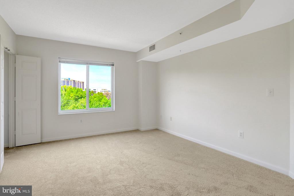 3101 N HAMPTON DRIVE 711