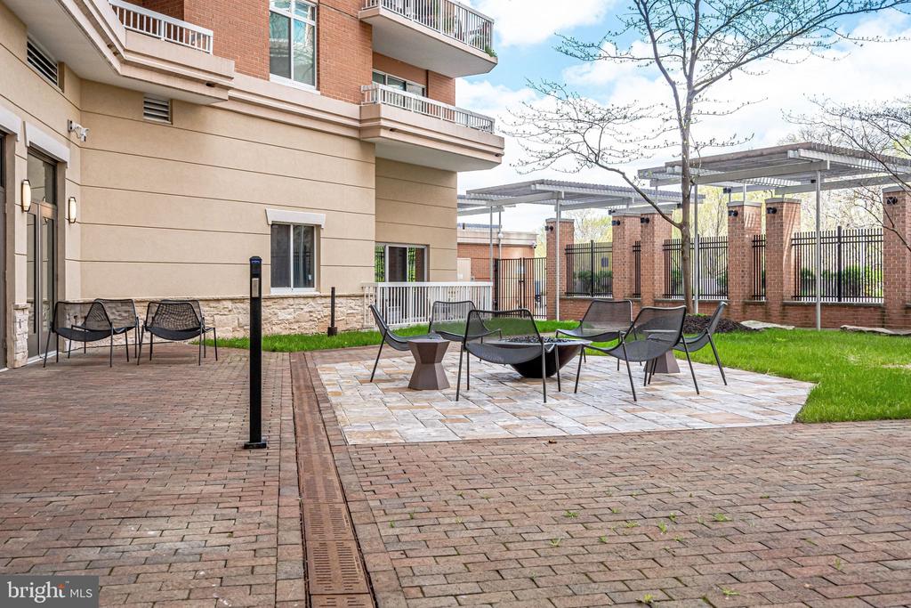 3101 N HAMPTON DRIVE 711