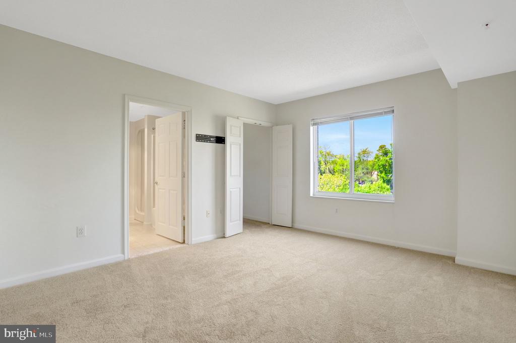 3101 N HAMPTON DRIVE 711