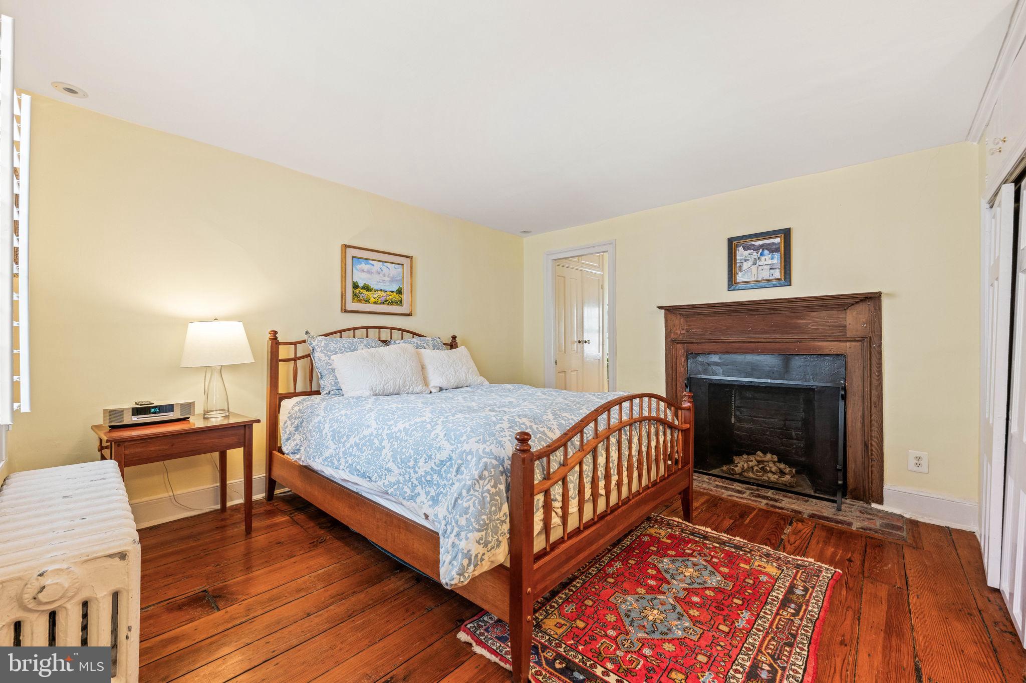 416 S FAIRFAX STREET S