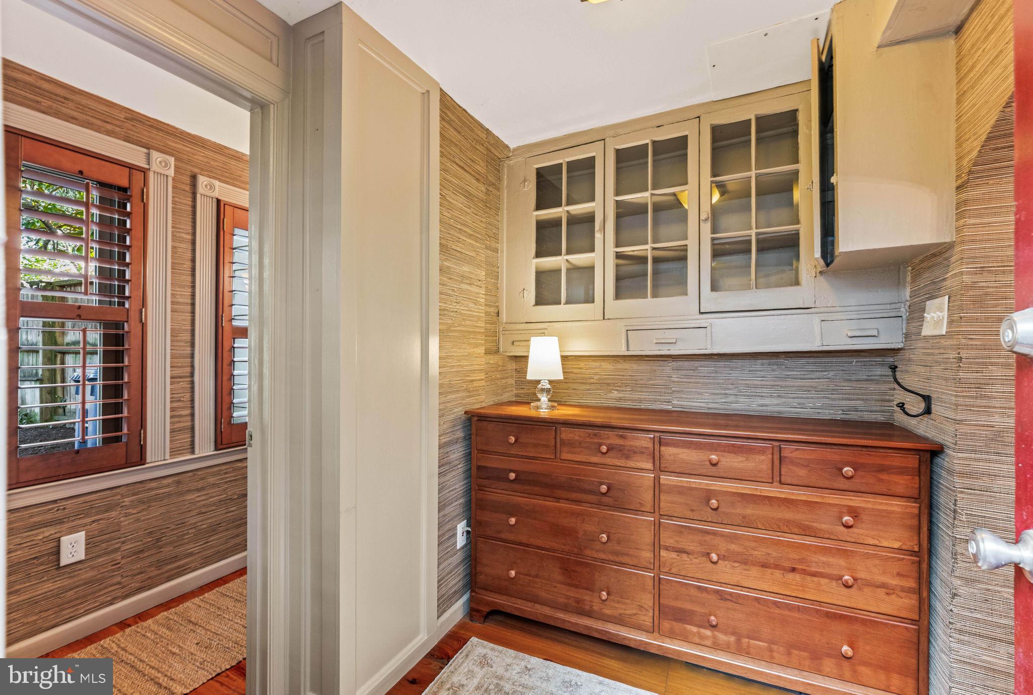 416 S FAIRFAX STREET S